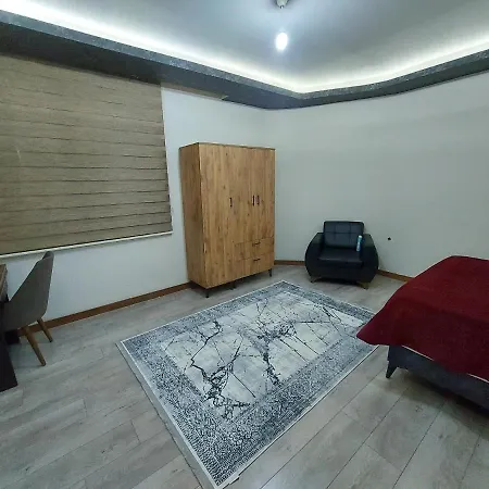 Garden View Apartment. Appartement